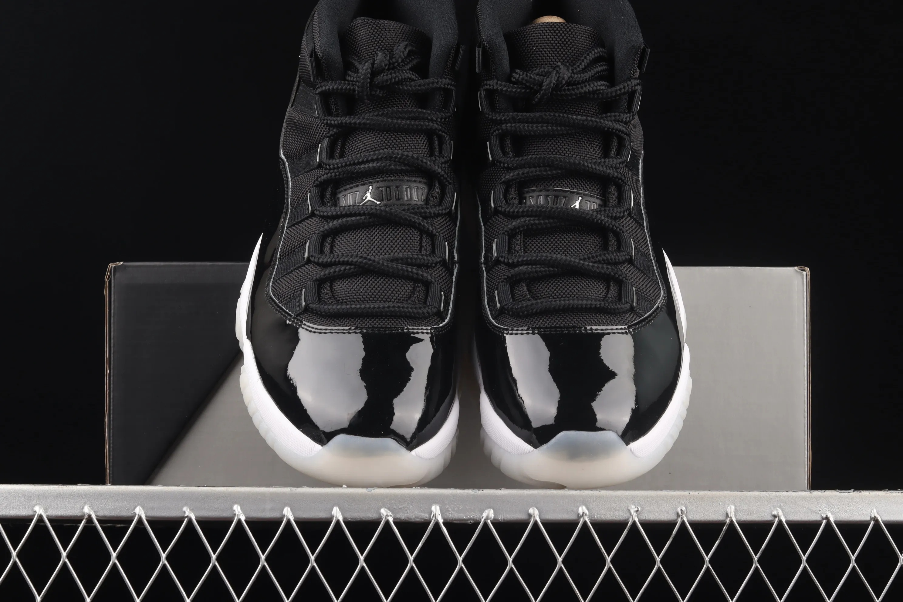 All categories Air Jordan Jordan series basketball shoes Air Jordan 11 F version Air Jordan 11 "25th Anniversary" AJ11 Joe 11 Devil II genuine standard genuine carbon CT8012-011